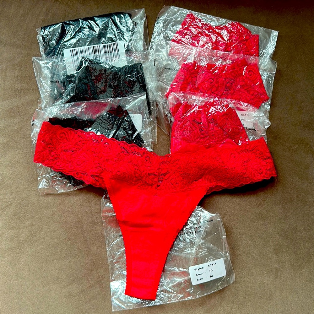 Victoria’s Secret LACE THONG PANTIES, Size M, NWT